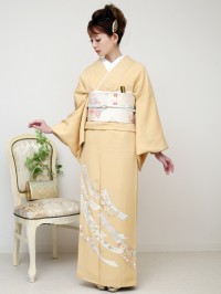 色留袖